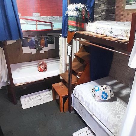 Hostel Em Itaipuacu Proximo A Praia E Terminal Da Rua 01 Marica Bagian luar foto